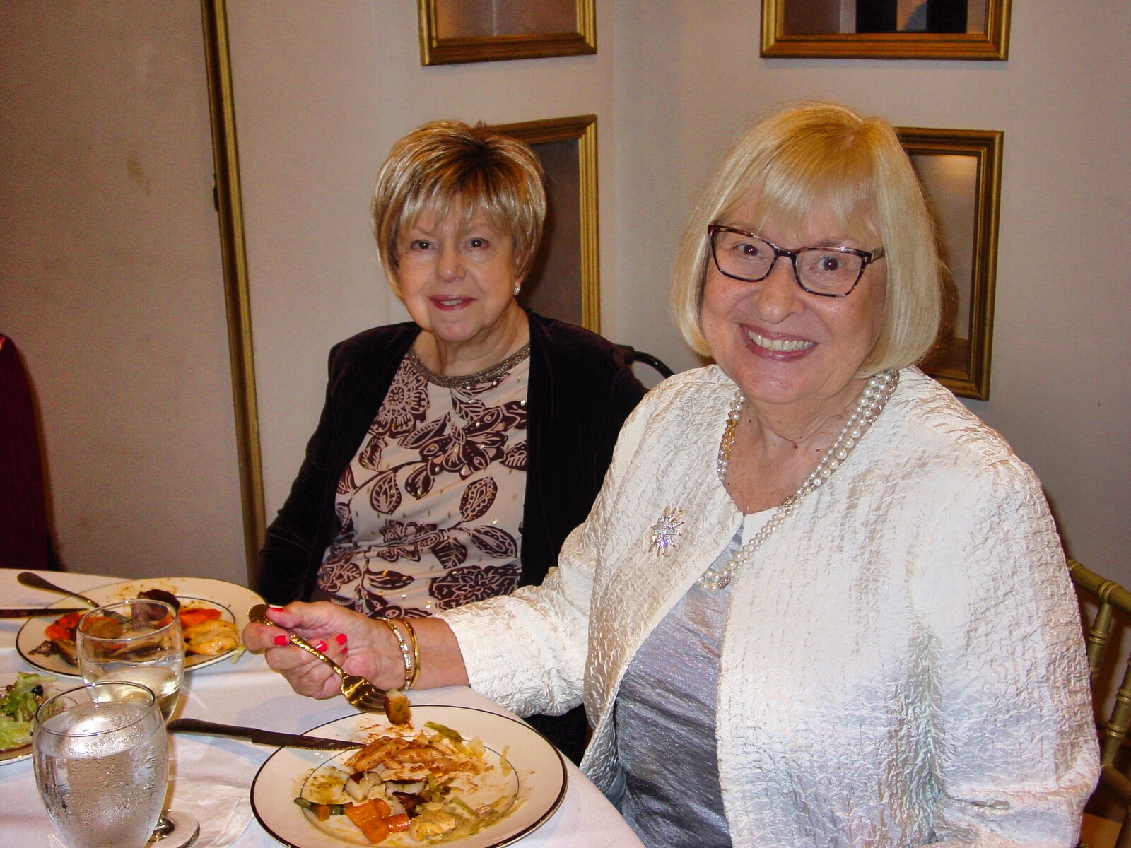 ./Gallery/2025 Legends Live Dinner Show/DSC00568.jpg